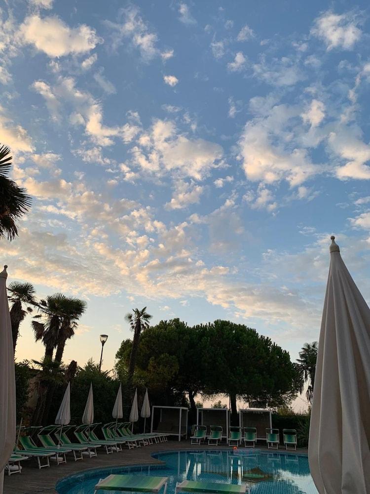 Park Hotel Cellini Lido di Jesolo Ngoại thất bức ảnh
