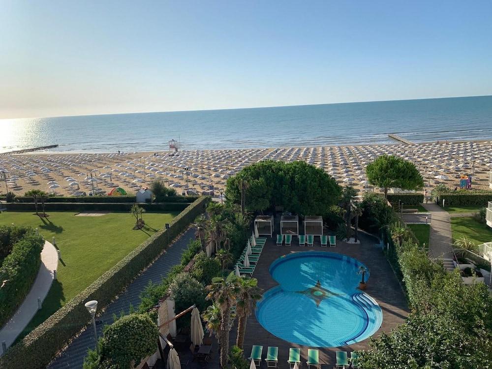 Park Hotel Cellini Lido di Jesolo Ngoại thất bức ảnh